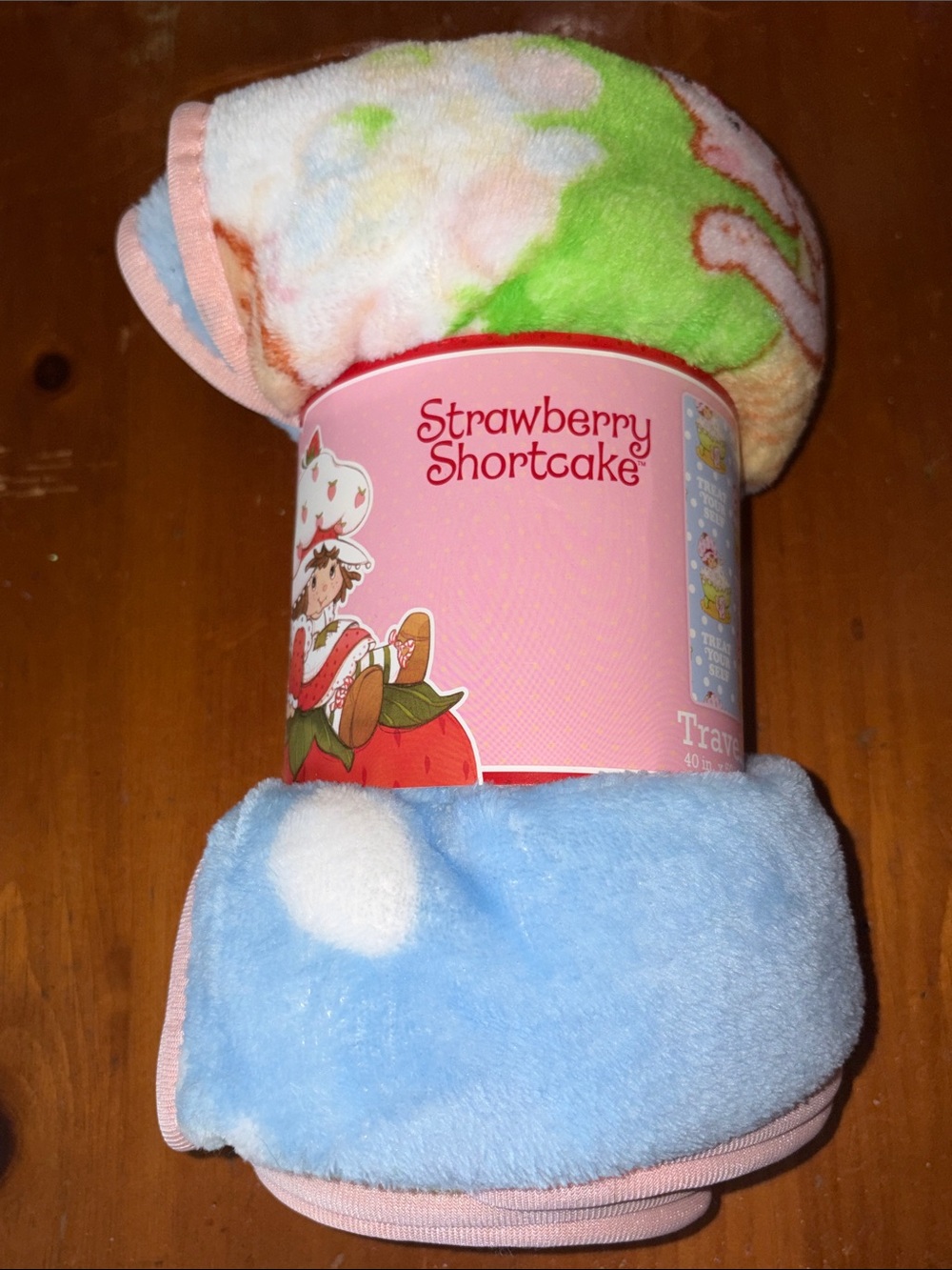 Strawberry Shortcake TREAT YOURSELF 40 x 50 Inch Travel Blanket